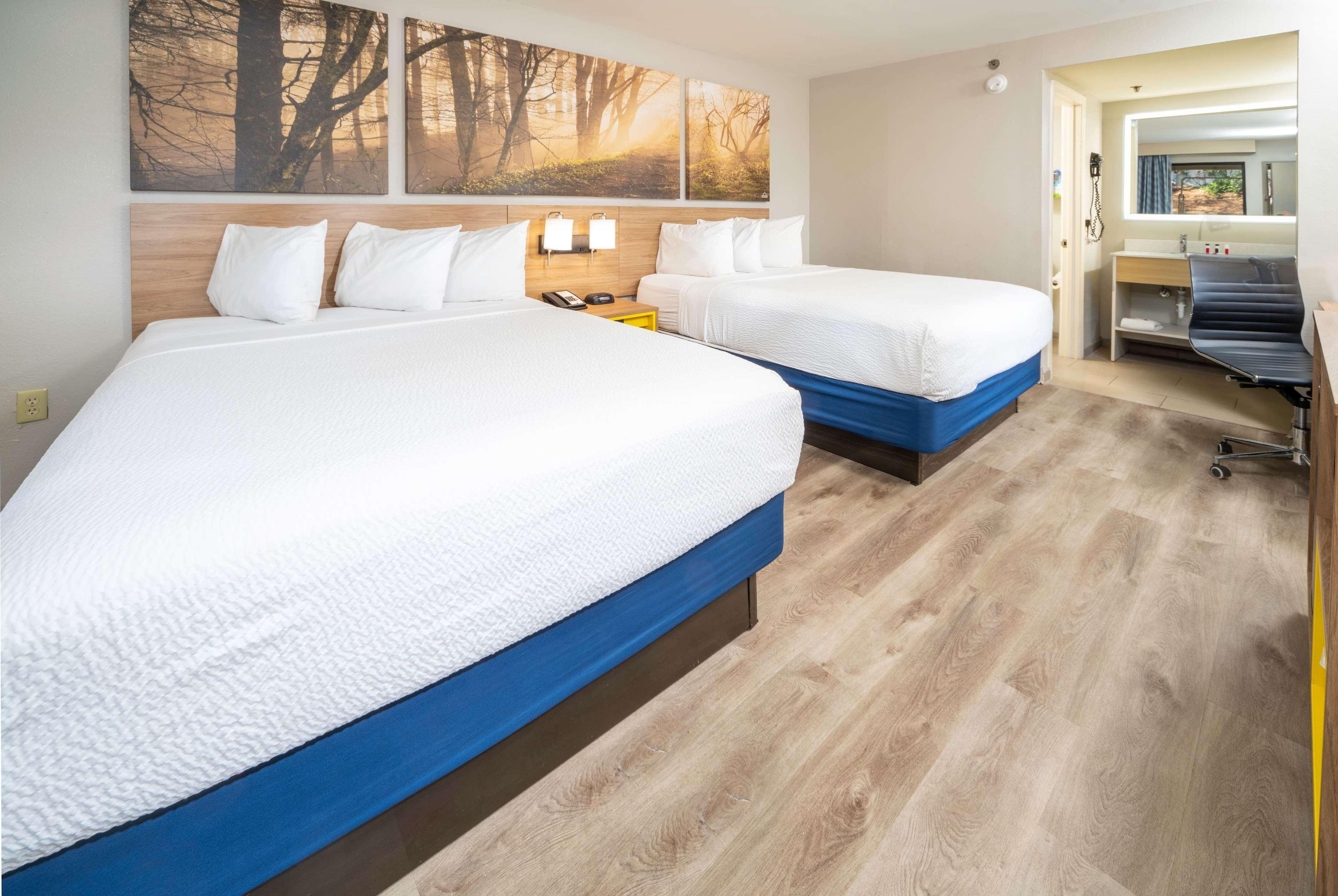Days Inn By Wyndham Atlanta Stone Mountain Exterior photo